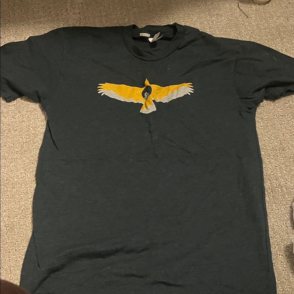 Set of 4 Men’s Size Medium Tops